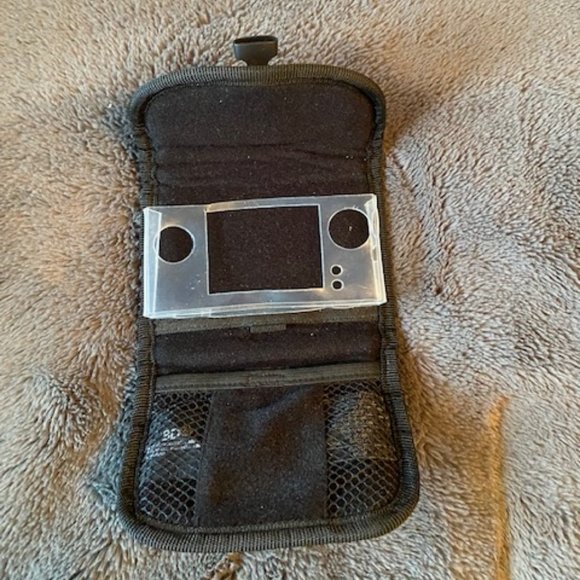 Nintendo DS Lite Pink and Black Storage Case - Picture 3 of 8